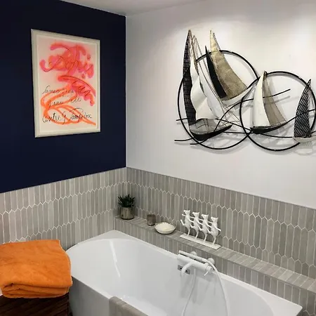 Dans Particulier 18e Siecle Hyper Centre La Rochelle *