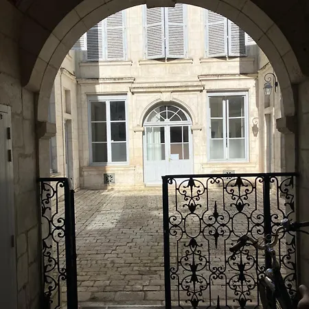 Dans Particulier 18e Siecle Hyper Centre La Rochelle La Rochelle (Charente-Maritime)